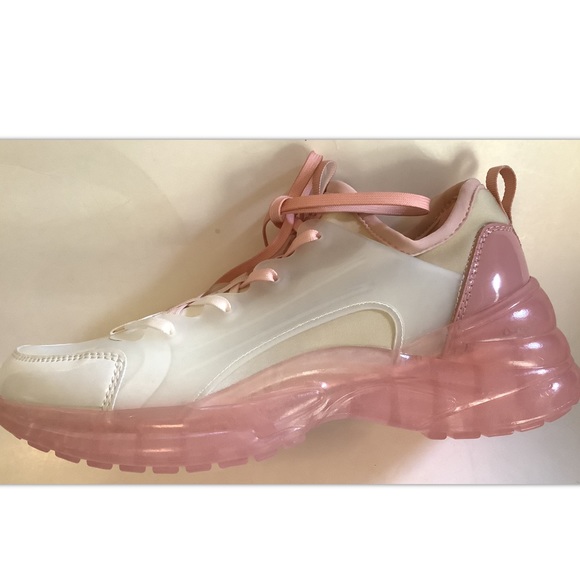 Sneakers Sportswear’s Guess womens 7M or 8M - Picture 1 of 12